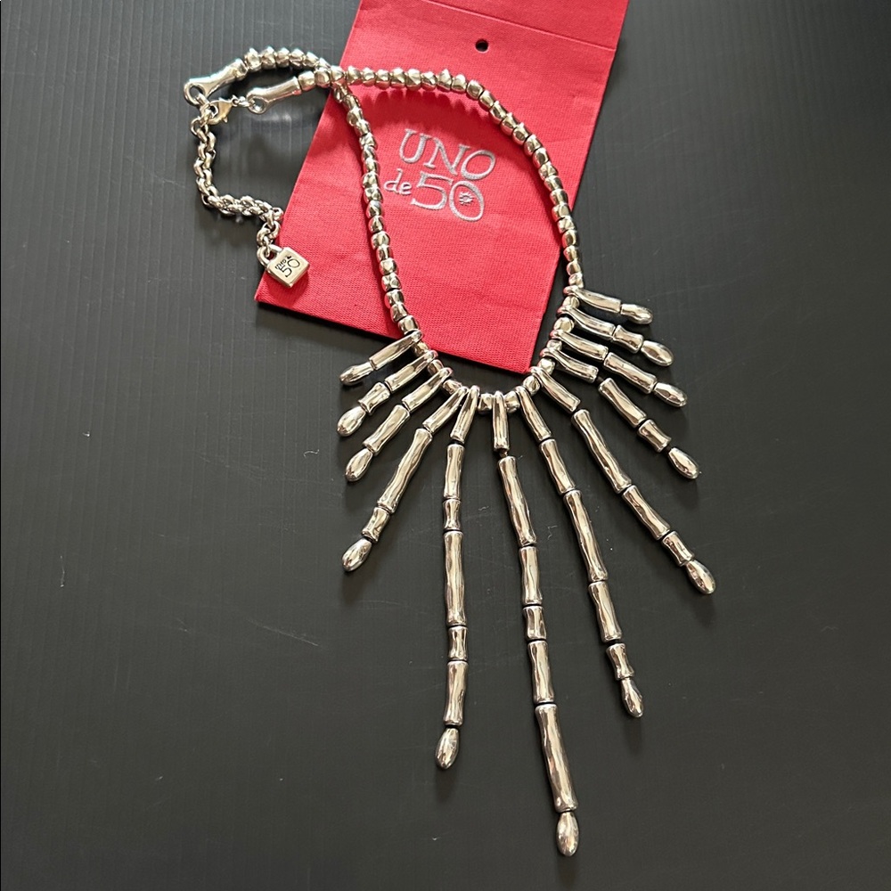 UNO de 50 Long Silver "Esta La Tita" Necklace - Picture 4 of 9